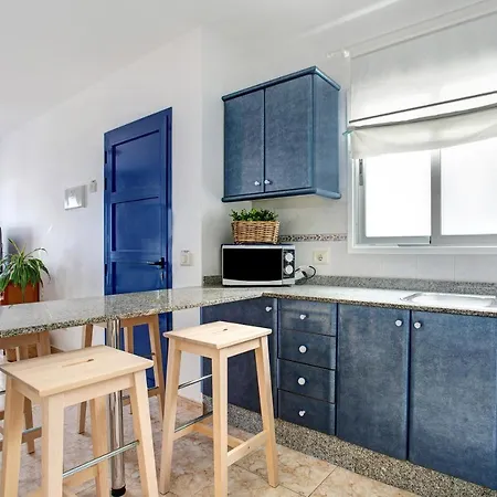Apartamento El Pueblo * カレタ・デ・ファマラ